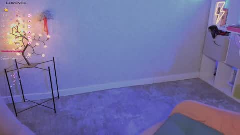 violet____h online show from February 19, 7:38 pm