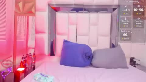 violet_milleer online show from February 26, 7:57 pm