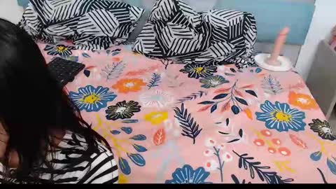 violet online show from February 13, 6:05 pm