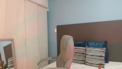 Violeta leon online show from October 8, 4:06 am