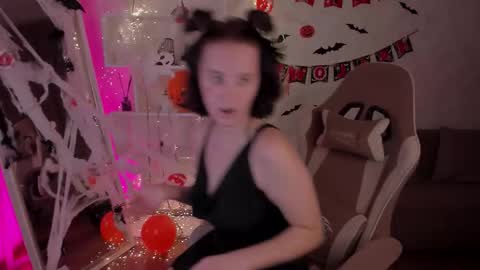 Violet online show from October 29, 4:42 pm