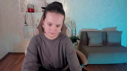 Violet online show from September 11, 4:29 pm