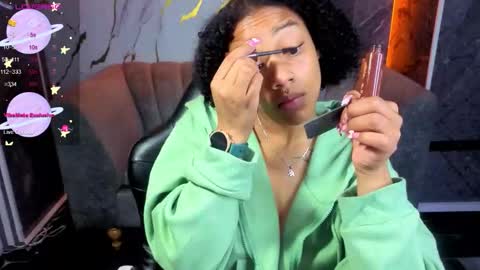 violeth_b online show from November 14, 2:50 pm