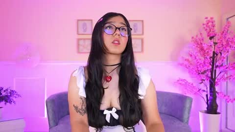 violetjonesx online show from May 22, 11:52 am