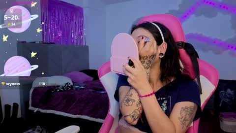   online show from April 1, 8:50 pm