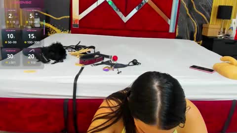 Violet Rose online show from February 21, 9:15 pm