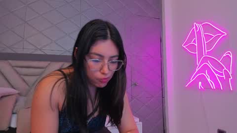 Violet Rousse online show from April 20, 7:06 pm