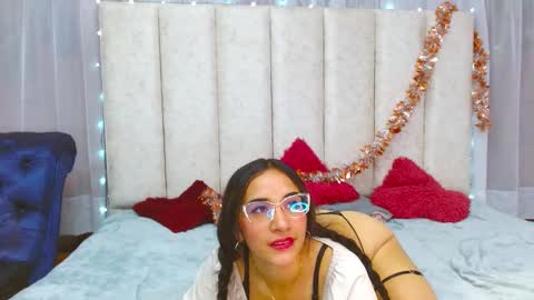 Snapshot of violetsweet_cs chatting on February 12, 4:23 am violetsweet_cs online show from February 12, 4:23 am