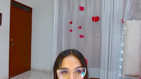 Snapshot of violetsweet_cs chatting on February 16, 4:20 am violetsweet_cs online show from February 16, 4:20 am