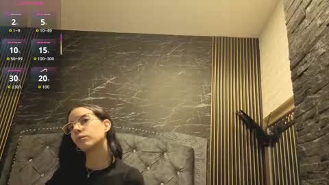 Snapshot of violett__golden chatting on September 11, 10:59 am ViolettGolden online show from September 11, 10:59 am