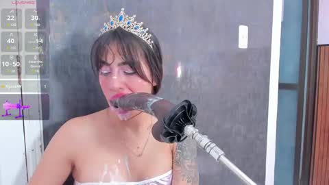 Violett online show from September 28, 9:09 pm