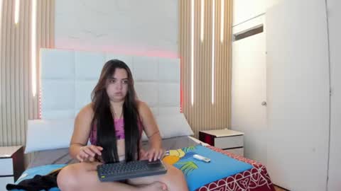 violetta_brooks online show from July 8, 7:32 am