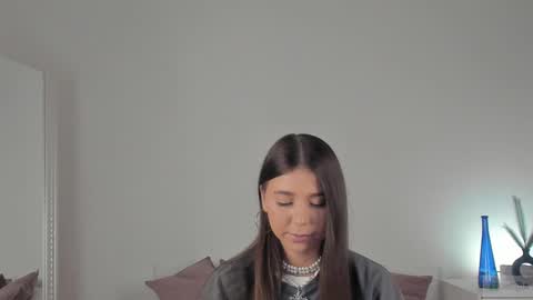 violetta_finch online show from February 10, 10:20 am