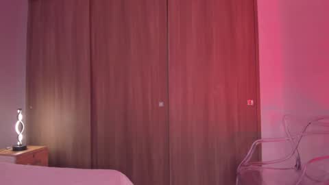 violetta independent model online show from December 20, 5:04 am