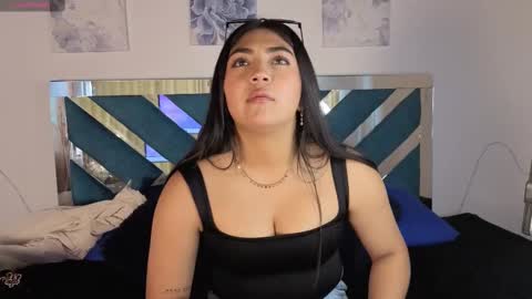 violettabloom1_ online show from October 9, 8:13 pm