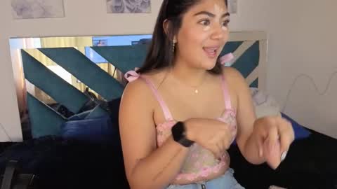 violettabloom1_ online show from October 11, 12:52 pm