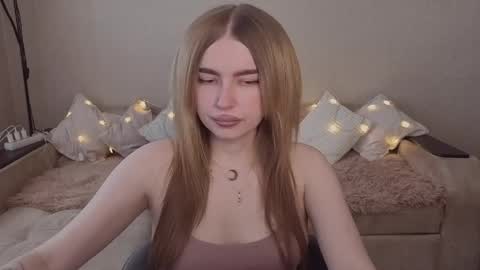 ViolettaOtis online show from April 16, 1:00 pm