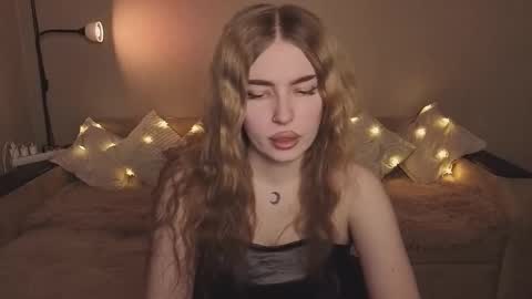 ViolettaOtis online show from February 25, 3:10 pm