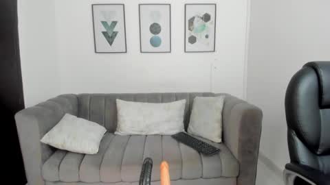 Snapshot of violettasweet_ chatting on October 18, 2:09 pm Violetta online show from October 18, 2:09 pm