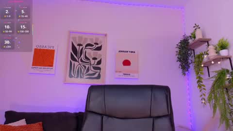 Violett Castel online show from April 17, 10:34 pm