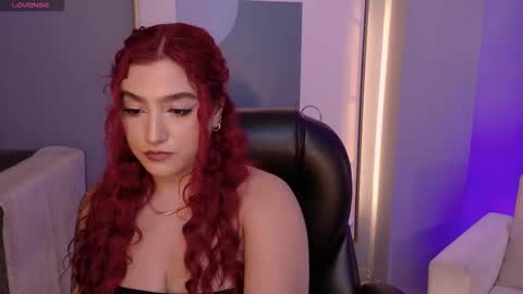 Violett Castel online show from November 12, 7:56 pm