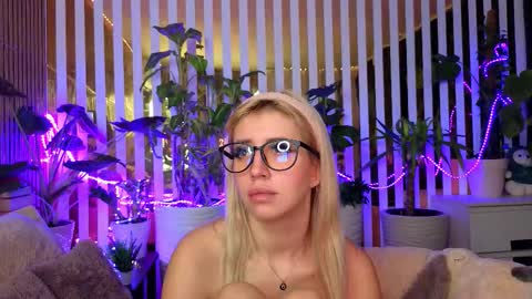 Violetta online show from November 30, 11:09 pm