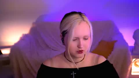 Violett online show from June 18, 6:26 am
