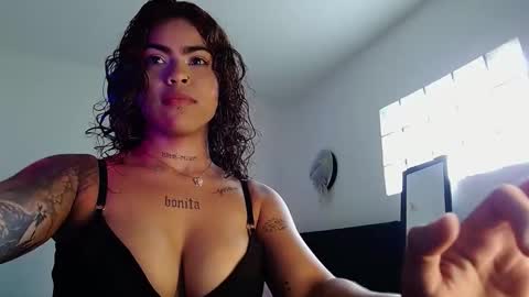 Snapshot of violetwitch05 chatting on March 2, 7:19 pm Violet online show from March 2, 7:19 pm