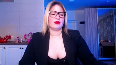 vip sweetness online show from May 4, 11:25 am