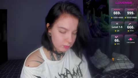 Snapshot of vivi__squirrel chatting on September 10, 1:38 am Vivi online show from September 10, 1:38 am