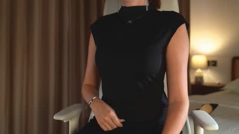 Vivian online show from November 23, 8:38 am