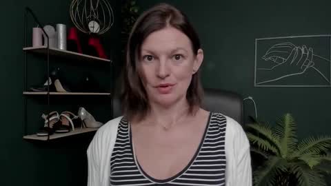 Vivian online show from November 22, 8:17 am