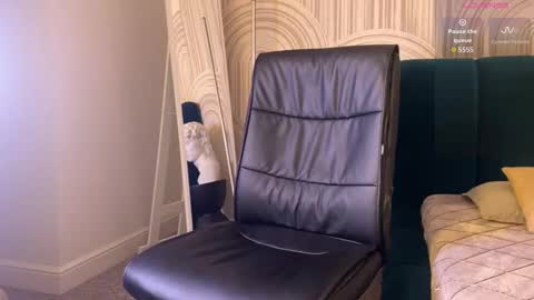 Vivian Evans online show from March 26, 1:30 am