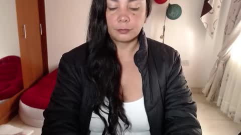 vivian_milf_paint online show from November 16, 1:44 pm