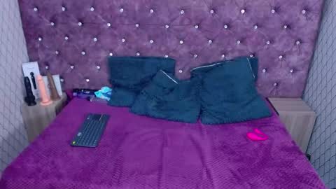 VivianRose online show from October 12, 4:48 am