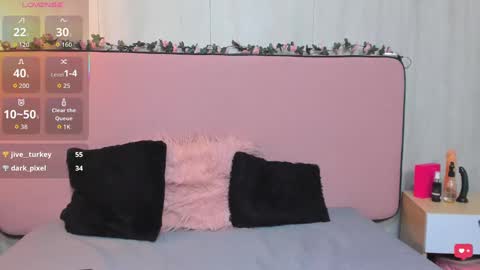 Vivian online show from September 18, 1:09 pm