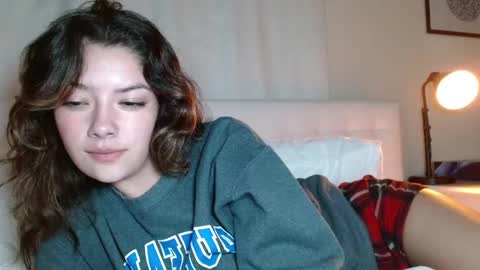 vivianxbrooks online show from December 10, 3:52 am