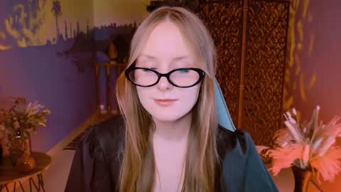 Vivien online show from September 24, 3:11 pm