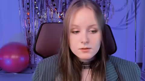 Vivien online show from February 16, 7:05 pm