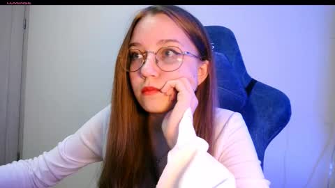 vivivivikkie online show from March 16, 9:19 pm