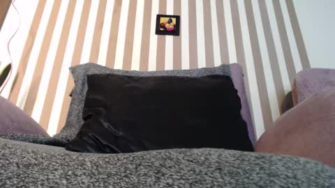 vixenn_ online show from December 15, 11:21 pm