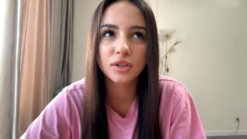 Miss Mia online show from April 9, 3:28 pm