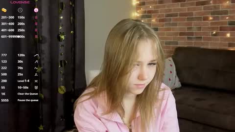 Elaris online show from January 9, 6:45 pm