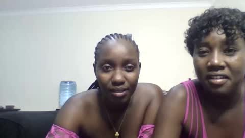 Snapshot of vvelvet_vixen chatting on September 28, 7:14 am vvelvet_vixen online show from September 28, 7:14 am