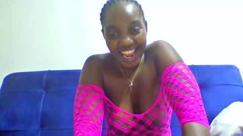 Snapshot of vvelvet_vixen chatting on October 4, 10:36 pm vvelvet_vixen online show from October 4, 10:36 pm