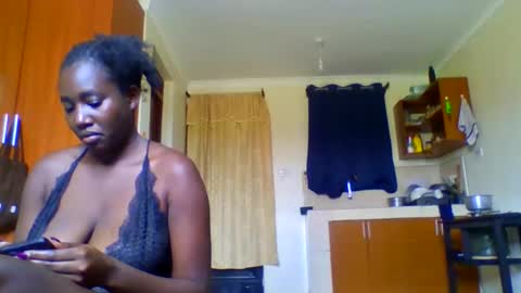 Snapshot of vvelvet_vixen chatting on September 30, 9:15 am vvelvet_vixen online show from September 30, 9:15 am