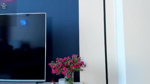 w3b_princ3ss online show from October 6, 6:19 am