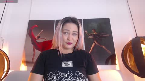 Snapshot of wandahairymilf chatting on December 24, 4:11 am Wanda online show from December 24, 4:11 am