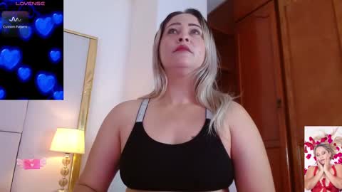 Snapshot of wandahairymilf chatting on February 27, 4:09 am Wanda online show from February 27, 4:09 am