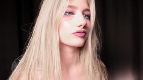 waterfallwoods online show from January 22, 5:26 am